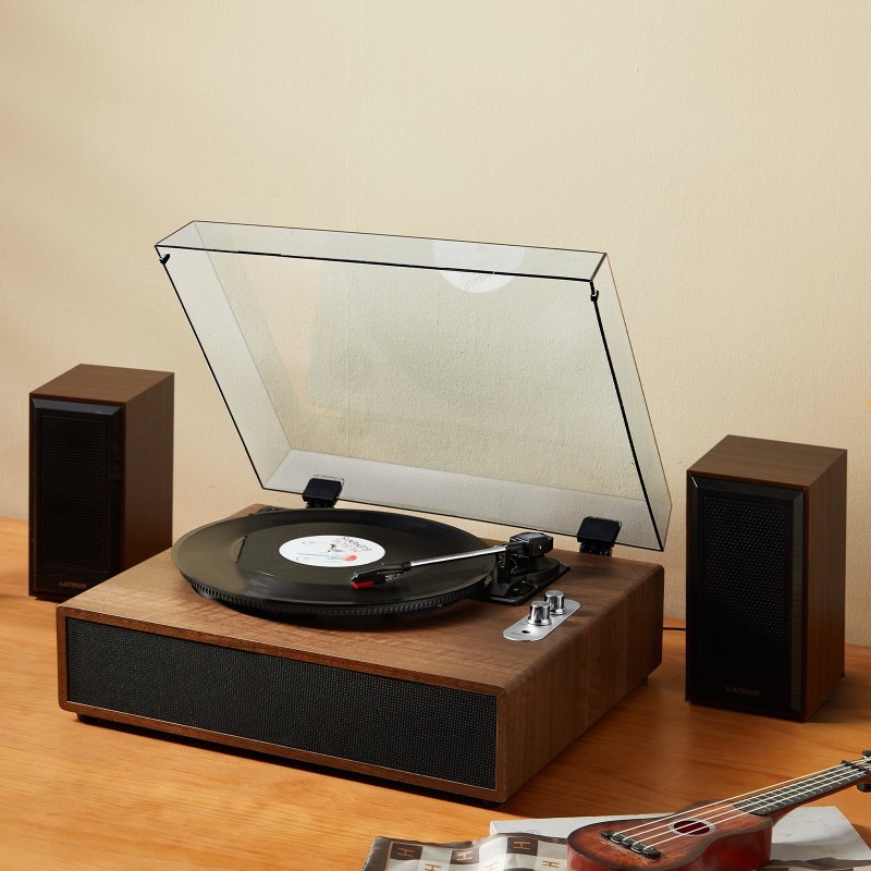 Vinylilevysoitin kolmenopeuksinen hihnavetoinen Bluetoothilla ja kymmenen watin stereokaiuttimilla