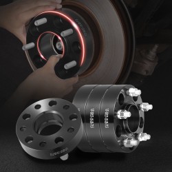 Pyöränlevikkeet takorakenteisesta alumiiniseoksesta keskittävä rakenne pultattavat maastoajoon