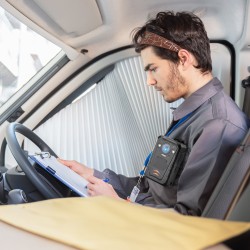 Vartalokamera 1440P infrapunayönäkö 150 asteen laajakulma 128GB 3500mAh akku