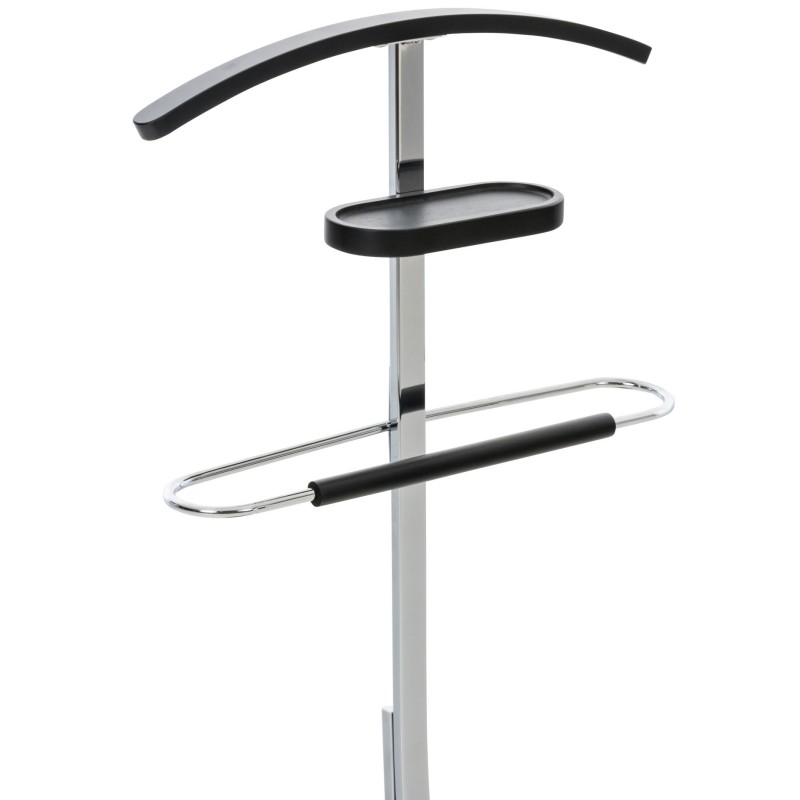 Tyylikäs vaatepalvelija metallista ja puusta monipuoliseen säilytykseen