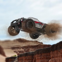 Radio-ohjattava 1:10-mittakaavainen neliveto maastoauto 45 asteen pyörätemppu 38 km/h kaksi akkua