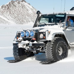 Luistonsuojalevyt polypropeeni 10 tonnin kantavuus lyhyt malli pari musta