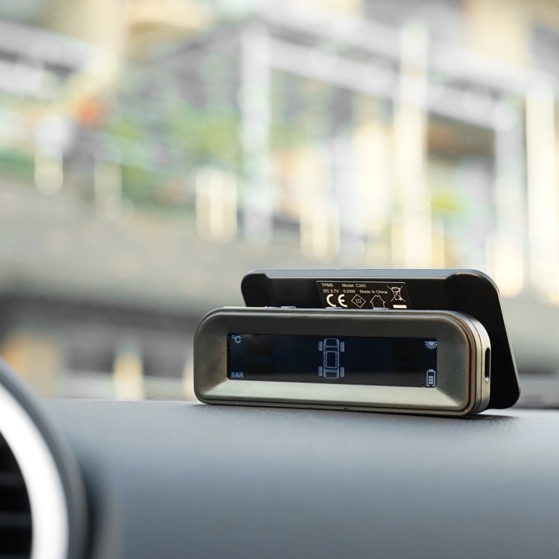 Rengaspaineen valvontajärjestelmä 4 vedenpitävää ulkoisanturia 7,3–87 PSI aurinkolataus USB-lataus reaaliaikainen näyttö