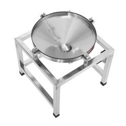 Väriseula ruostumattomasta teräksestä 40 ja 100 verkoilla 25 W jalustolla pyörillä