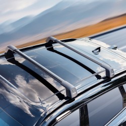 Kattotelineen alumiiniset poikkiputket 2 kpl urallisille sivukiskoille säädettävät jalat varkaudenestolukolla 90 kg