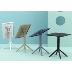 Monikäyttöinen taittuva pöytä sisä- ja ulkotiloihin