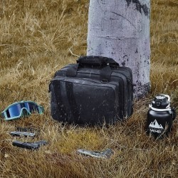 Ampumaradalaukku vesitiivis 600D polyesteri 2 pistoolia 6 irrotettavaa lippasta musta