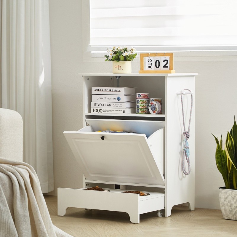 Koiran ruokinta-asema nostetuilla kulhoilla melamiinipintainen valkoinen kaksi ruostumatonta kulhoa säilytystilalla