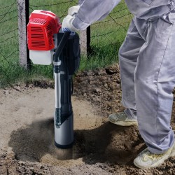 Bensiinikäyttöinen 52cc 2‑tahti paalutuskone 1,4 kW holkit 49/69/100 mm aitojen asennukseen