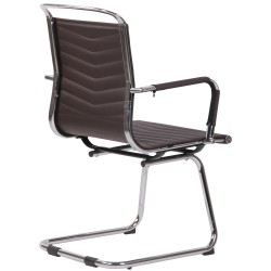 Moderni vierailutuoli keinonahalla tai aidolla nahalla kromatulla rungolla