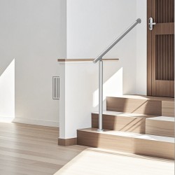 Kaide ulkoportaisiin ruostumattomasta teräksestä kahdeksankymmentä senttimetriä seinään ja lattiaan kiinnitettävä