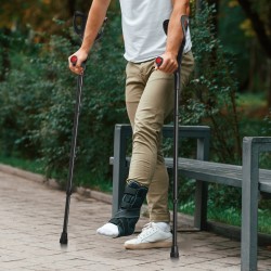 Kyynärsauvat aikuisille alumiinirunko taittuvat kymmenportainen korkeussäätö sopii 140–180 senttimetriä käyttäjille pari