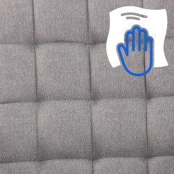 Ergonominen toimistotuoli moderniin työympäristöön säädettävällä korkeudella ja käsinojilla