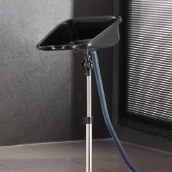 Seisova hiustenpesuallas säädettävä korkeus 89–126 cm kallistuskulma 1,8 m poistoletku