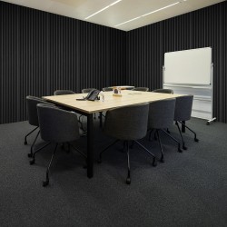 Akustiset korkeatiheyksiset polyuretaanivaahtopaneelit 52 kpl 300x300x25 mm musta paloa hidastava