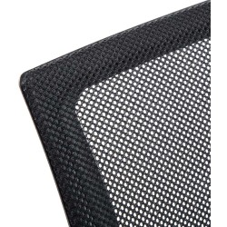 Ergonominen toimistotuoli säädettävällä korkeudella ja verkkopäällysteellä