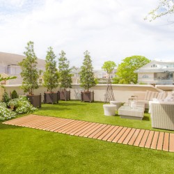 Puinen puutarhapolku painekyllästetystä seetripuusta pituus 288 tuumaa leveys 17 tuumaa rullattava ulkokäyttöön