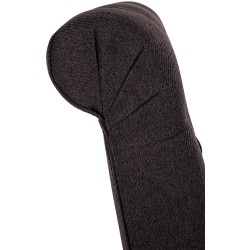 Tyylikäs ruokailutuoli mukavaan istumiseen korkeaselkänojalla ja pehmusteella