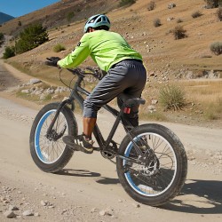 20-tuumainen maastopyörä korkean hiilipitoisuuden teräsrunko leveät renkaat 7-vaihteinen vääntövaihde kaksoislevyjarrut