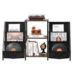 Kolmitasoinen levysoitintaso metallirungolla puisilla hyllyillä kangaslaukulla