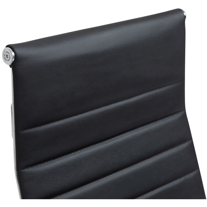 Ergonominen nahkainen toimistotuoli säädettävällä korkeudella ja keinumekanismilla