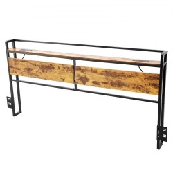 Sängynpääty leveälle sängylle ruskeat puupaneelit mustalla metallirungolla integroidulla virtapaneelilla