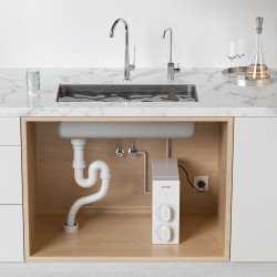 Käänteisosmoosijärjestelmä säiliötön altaan alle 8-vaiheisella suodatuksella