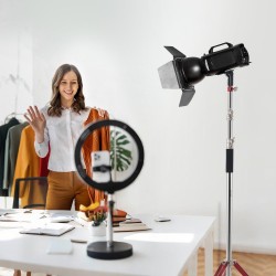 Kolmijalkainen valojalusta pyörillä ruostumaton teräs 1463–2987 mm 20 kg kantavuus