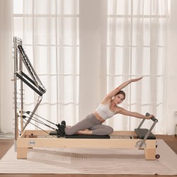 Puurunkoinen reformeri Pilates-harjoitteluun kotiin tai studioon 2400x735x1990 mm