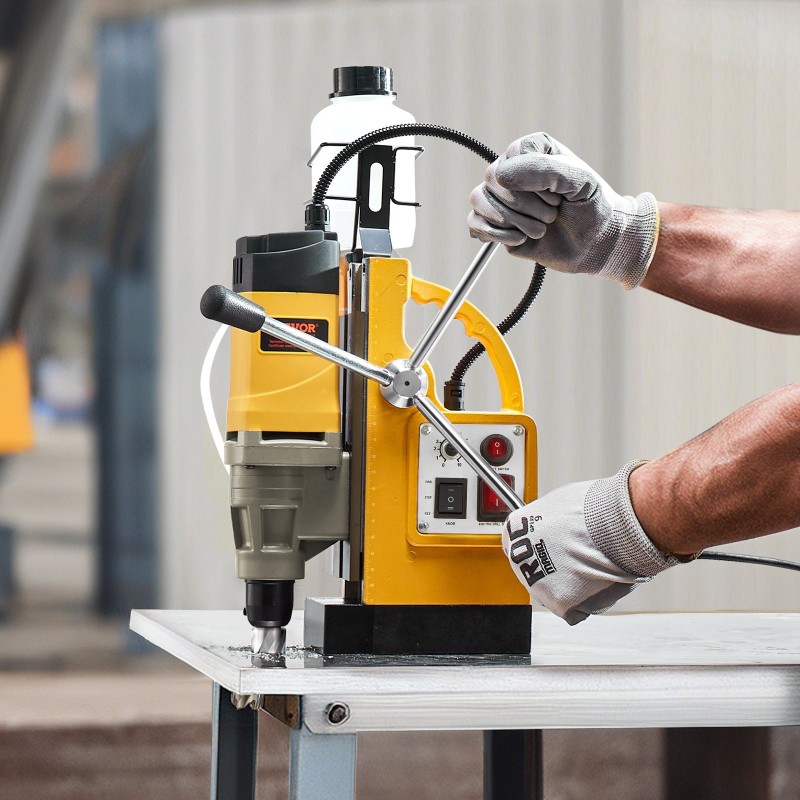 Magneettiporakone 1400 wattia 50 millimetriä ydinkoruporalla 6 kappaletta mukana