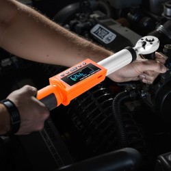 Digitaalinen momenttiavain autoihin ja moottoripyöriin 3/8 tuuman vääntiöllä 0–135 N.m 72 hammasta