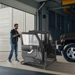 Teräksinen säilytyskärry neljän Jeep-oven säilytykseen 2007–2023 kumipehmusteilla ja jarrullisilla pyörillä