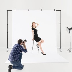 Säädettävä taustateline Q195-hiiliteräs musta korkeus 95–213 cm leveys 139–306 cm pyörällinen