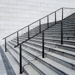 Kaapelikäsijohteen porraskaidepylväs SUS304-ruostumaton teräs 36x1x2-tuumainen musta pinta