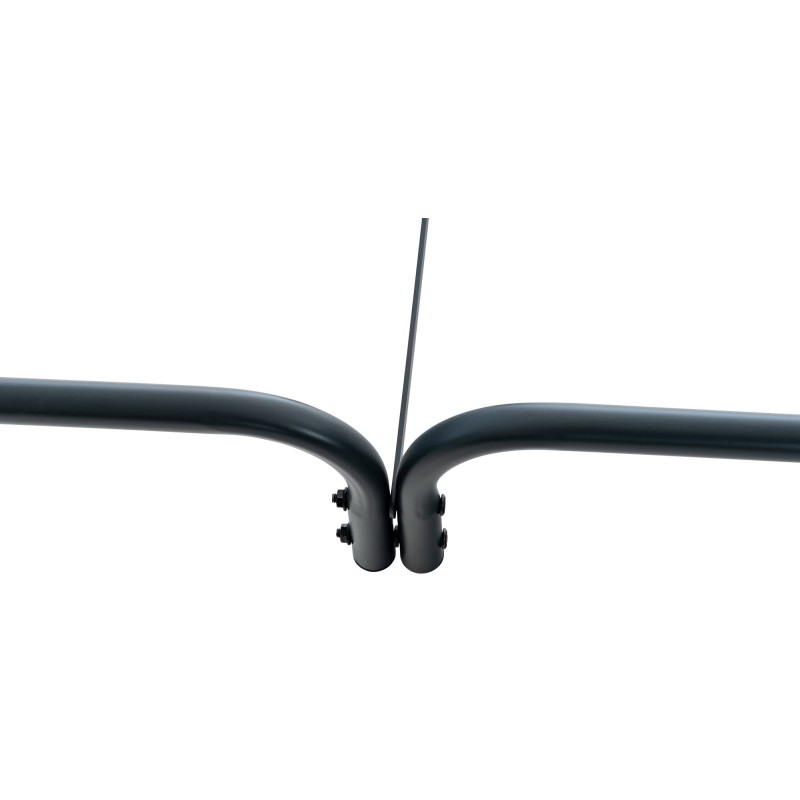 Tyylikäs musta kaareva takkapuuteline sisustukseen ja säilytykseen