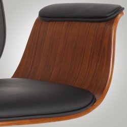 Tyylikäs ergonominen toimistotuoli säädettävällä korkeudella ja keinonahkaverhoilulla