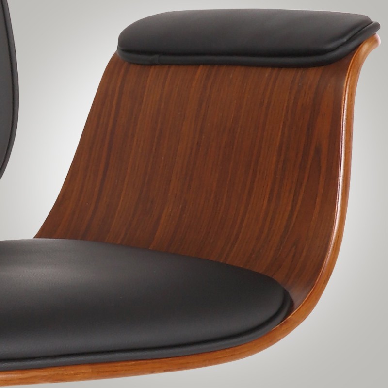 Tyylikäs ergonominen toimistotuoli säädettävällä korkeudella ja keinonahkaverhoilulla