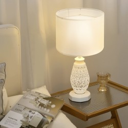 Lampunvarjostin pellavakankainen metallirunkoinen 330×330×250 mm luonnonvalkoinen pöytä-, lattia- ja riippuvalaisimiin sopiva