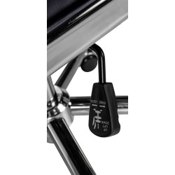 Cleveland ergonominen toimistotuoli säädettävällä keinumekanismilla ja nahkaverhoilulla