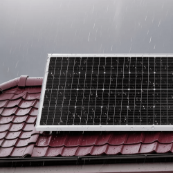 Aurinkosähköpaketti 800W 12V 4x200W yksikidepaneelit 12.8V 300Ah LiFePO4 akku 2000W invertteri