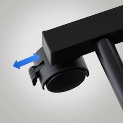 Tyylikäs seisova kokovartalon peili pyörillä ja säädettävällä kulmalla