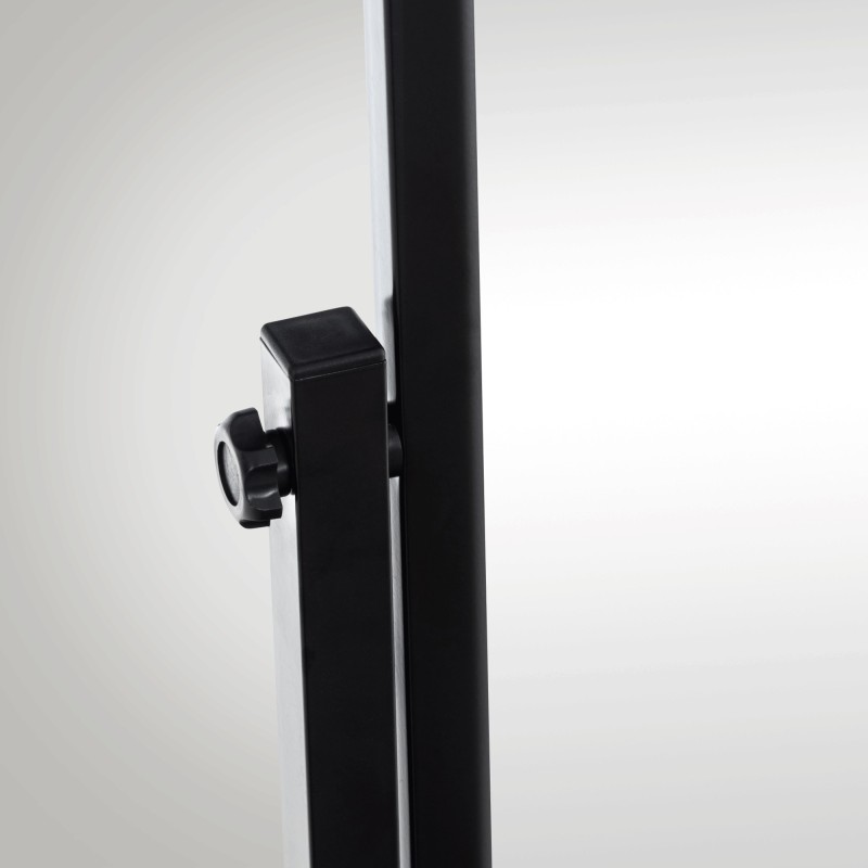 Tyylikäs seisova kokovartalon peili pyörillä ja säädettävällä kulmalla