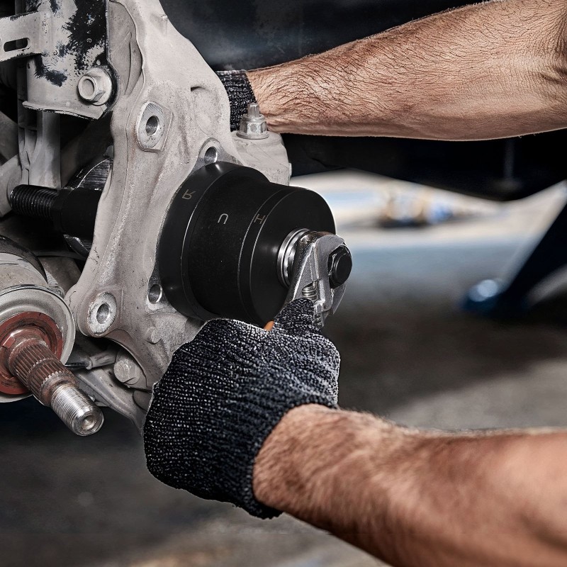 Pyörännavan ja laakerin irrotus- ja asennussarja raskaan sarjan teräksestä etuvetoisille autoille