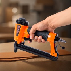 Paineilmatoiminen niittipyssy alumiiniseosrunko T50 4–16 mm 100 niitin lipas verhoiluun ja puutöihin