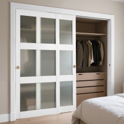 Ohitusliukuovet kaapistoihin 2 paneelia massiivipuu ja MDF 1829x2032mm valkoinen himmeä lasi