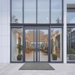 Eteismatto polyesteripinta TPE-tausta 1562×914 mm harmaa sisä- ja ulkokäyttöön