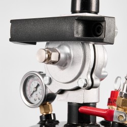 Renkaan helmenistutuslaite 8 L hiiliterässäiliö sopii putkettomille renkaille enintään 21 tuumaa