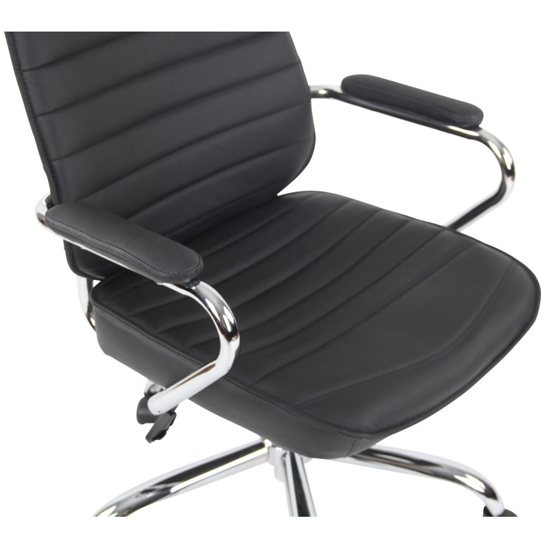 Laadukas nahkainen toimistotuoli säädettävällä korkeudella ja keinumekanismilla