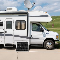 Aurinkopaneeli ylläpitolaturi 50W 12V MPPT-ohjain IP65