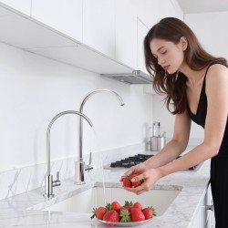 Juomavesihana lyijytön 304-ruostumaton teräs harjattu nikkeli 360 asteen kääntyvä